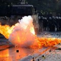 Nasilje na protestima u Tirani: Zapaljene zgrade, policija upotrebila suzavac