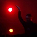 Skrillex otvorio nastup na Exitu pesmom „Zvižduk u 8“, iznenadio desetine hiljada fanova!