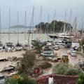 Svi državljani Srbije koji su u oblasti Piliona su na bezbednom, 11 naših turista evakuisano brodom iz Platanije