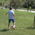 Ko je fudbalski genije, Mali Mesi iz Trstenika: Tek mu je 9, a čuveni niški klub već ga uzeo pod svoje, evo šta ume s…