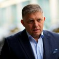 Robert Fico prvi put nakon ranjavanja Vidno mršaviji, premijer Slovačke uputio i poruku atentatoru (video)