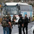 Hamas pucao na izraelski autobus: Putnici u teškom stanju, poznato i ko je ubijeni napadač