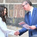 Vučić uručio ugovore najboljim diplomcima medicinskih fakulteta i srednjih škola