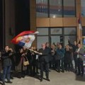 Slavlje na Kim, veličanstveni prizori na ulicama Srpska lista odnela pobedu na izborima, građani ovako proslavljaju rezultat…