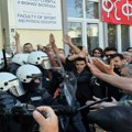 Profesorka Milinkov o ponašanju policije ispred DIF-a: Ponižavajuće prema nama kao ljudskim bićima