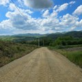 Nasipanje lokalnih puteva u MZ Masloševo