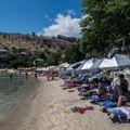 Kad red ležaljki znači luksuz: Evo koliko košta "udobnost" na grčkim plažama