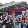 Srbi se okupili na istom mestu s Turcima pre meča, a onda je zagrmela Ceca u Rigi