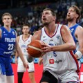 Ovo je sudija koji nas je pokrao i dao tehničku Nikoli Jokiću! Pojavila se njegova fotka!