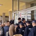 Iste scene, drugi grad: Policija i koškanje pred skupštinama Kraljeva i Čačka
