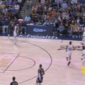 VIDEO Da li je ovo moguće? Magija Jokića sa skoro pola terena, niko nije mogao da veruje kako je lopta ušla u koš