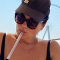 Ova pevačica ima najveće prirodne grudi na estradi, želi da ih smanji, muž joj ne da: "Imam problem"