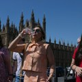 Turisti zatečeni vrućinama u Evropi: "Kao usred leta, mislili smo da će biti prohladno"