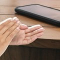 Ne možete da nađete telefon po kući, a zvuk je ugašen? Ovaj trik rešava problem za nekoliko sekundi