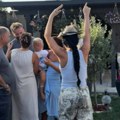 Okupili ih uz kotlić pasulja, pa im saopštili za bebu: Teodora skače od sreće, kod mame Džehve suze radosnice