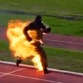 VIDEO: Vatrogasac trčao bez vazduha 272 metra dok mu je gorelo odelo - i ušao u Ginisa