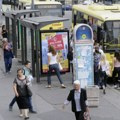 "Još uvek ima dobrih ljudi..." Devojci pozlilo u beogradskom autobusu, reakcija putnika oduševila sve (foto)