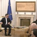 AP: Izaslanik EU pozvao Kosovo i Srbiju da pojačaju napore za normalizaciju pre izbora u EU i SAD