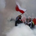 Policija u Varšavi suzavcem rasteruje poljoprivrednike ispred parlamenta