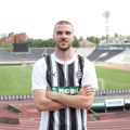 Partizan ima novog štopera: Mujakić stigao u Beograd! Pogledajte kako izgleda u crno-belom dresu! (galerija)