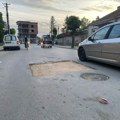 Ispadaju točkovi, ljudi padaju sa motora: Neobezbeđene rupe na bujanovačkim ulicama