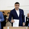 Pobedio je u prvom krugu izbora u Rumuniji: Moć i ovlašćenja koja bi dobio brinu čitavu Evropu