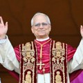 Novi papa se pojavio na terasi Crkve Svetog Petra: Više od 50.000 vernika ga dočekalo (Foto)