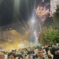 (VIDEO) Napeto kod Generalštaba: Ponovo ispaljena pirotehnička sredstva ka građanima