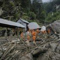 Više od 280 ljudi poginulo u poplavama u Indiji i Pakistanu