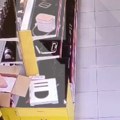 Napad majmuna u prodavnici Najčudniji snimak koji ćete danas videti