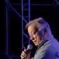 (Video) Na rukama rane od infuzije: Poslednji koncert Halida Bešlića dva meseca pred smrt: Snimak neviđen do sada