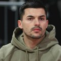 Morao je i Radonjić da se oglasi uz pesmu "Heroji"