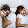 Istraživanja: Ako se vaš partner ovako ponaša pre spavanja, nije srećan