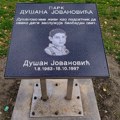 Oskrnavljena spomen-ploča Dušanu Jovanoviću; romske organizacije traže da se počinioci pronađu i uhapse
