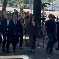 VIDEO: Selaković i drugi optuženi za Generalštab stigli na nastavak suđenja, dočekani povicima i zviždanjem