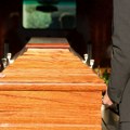 Porodica sahranila dete (1), iz mrtvačnice stigao poziv: "Odmah dođite, vaš sin je živ!" Dečak preživeo nemoguće, roditeljima…