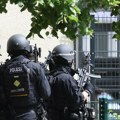 Drama u Berlinu: Muškarac zatvorio ženu u supermarketu, na licu mesta i pregovarač