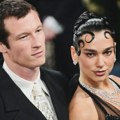Dua Lipa pokazala brutalno telo: Uživa na jahti, a u prvom planu isklesani trbušnjaci (FOTO)