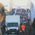 Vučić stigao u Novi Sad, organizovane bakljade: Centar grada potpuno zatvoren, zborovi i studenti ignorišu skup