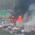 Strašna nesreća: Privatni avion sa 5 putnika udario u kola na autoputu na Floridi, usledila ogromna eksplozija