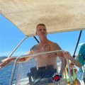 Drama u Crnoj Gori: Pevač bio na brodu tokom oluje na moru, spasili petoro ljudi, njegova supruga zadobila povrede: "Mogla je…