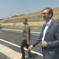 Predsednik: Nigde u svetu policija ne trpi ono što trpi policija u Srbiji