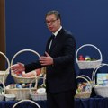 „Kao kad je Lune Šćekić polagao poslednji ispit“: Reakcije građana na ovih 5 sekundi snimka iz Vučićevog obraćanja