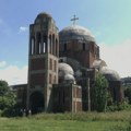 Oskrnavljena kapela na pravoslavnom groblju u Prištini