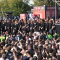 Najdirljiviji trenutak sa skupa u Novom Sadu: Pesma koju je pevao hor mnoge je rasplakala