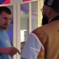 Tauns došao sa duksericom sa motivom Svetog Đorđa, Nikola Jokić ostao u šoku: "Pa to je srpska stvar?!"
