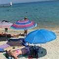 (Video) Prva kupanja na grčkom moru Evo kolika je temperatura vode na Halkidikiju, kakvo je vreme, atmosfera i cena ležaljki