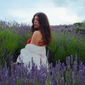 Iva Lorens otvara novu muzičku eru singlom „Vreme trošiš mi“ i najavljuje novi album