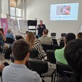 Veštačka inteligencija menja medije: „Moramo naučiti kako da koristimo njene mogućnosti, ali i da prepoznamo opasnosti“