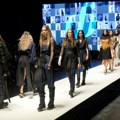 Transformacije otvorile nedelju mode u Beogradu Kreacije 10 dizajnera iz isto toliko slovenskih zemalja za početak praznika…